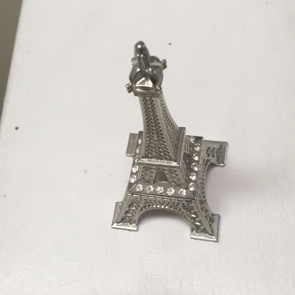 Mini Eiffel Tower. - Picture 3 of 6
